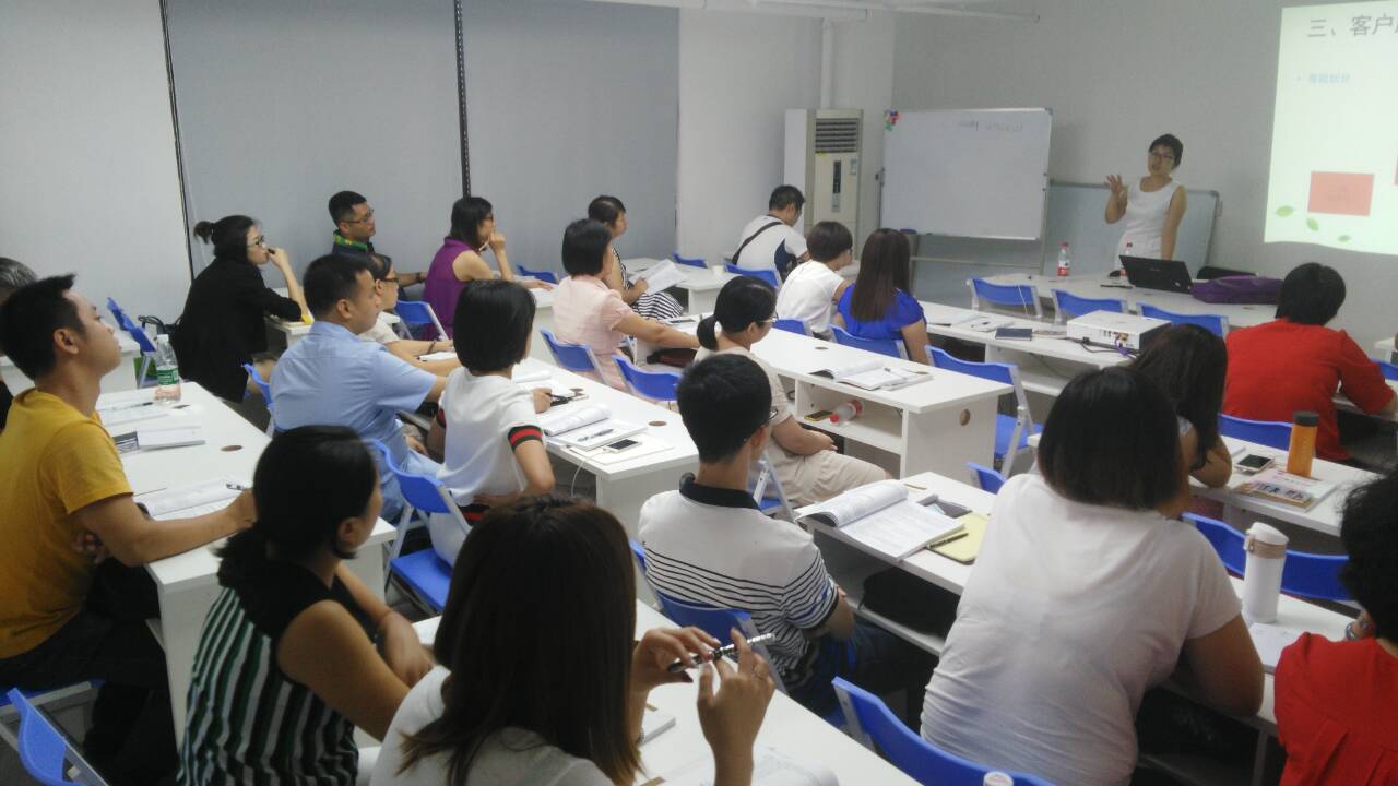 廣東中鵬職業(yè)培訓(xùn)學(xué)校 師生風(fēng)采相冊，記錄成長與希望